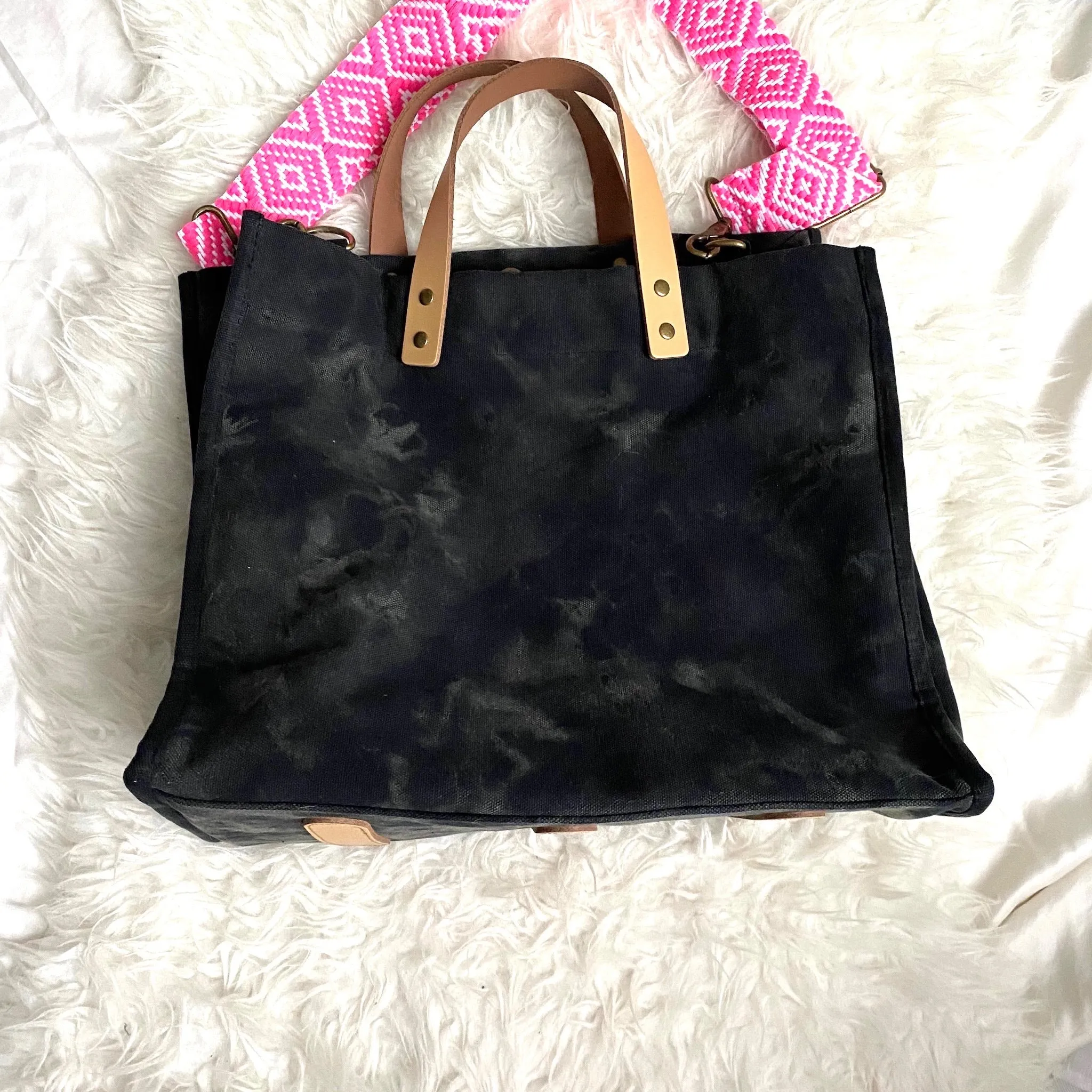 Bagging Rights GLO Girl Black/Pink Handbag