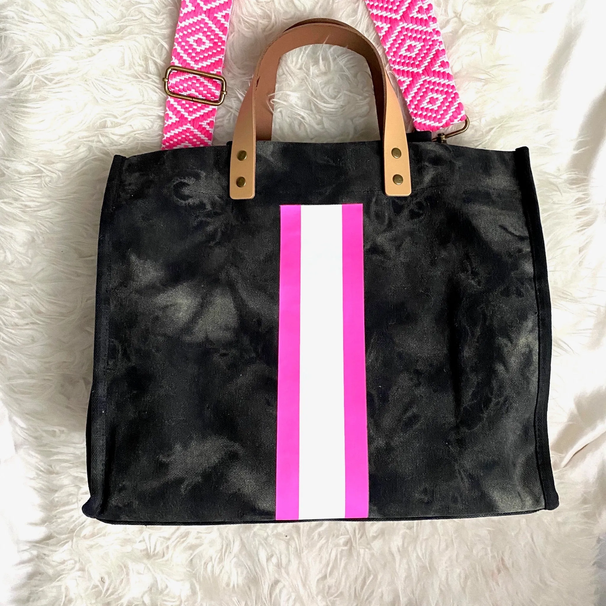 Bagging Rights GLO Girl Black/Pink Handbag