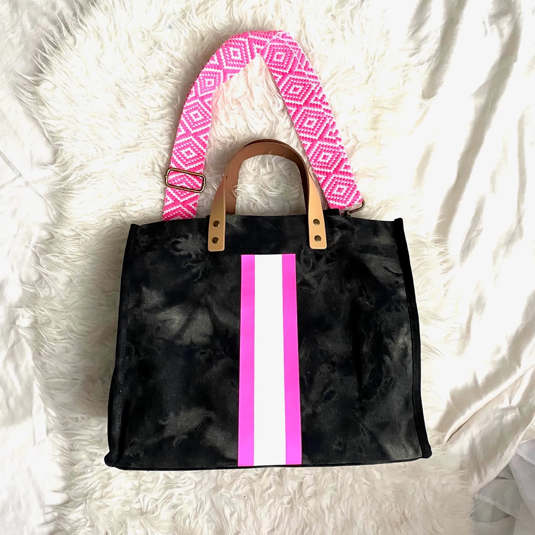 Bagging Rights GLO Girl Black/Pink Handbag