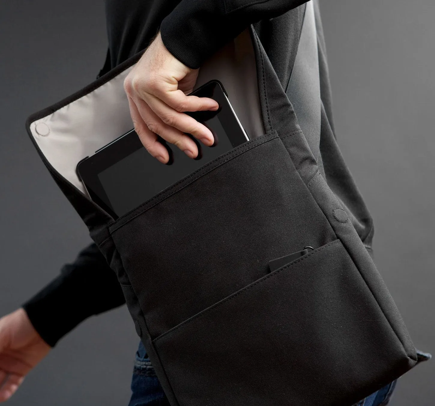 BlueLounge Tablet Sling Bag