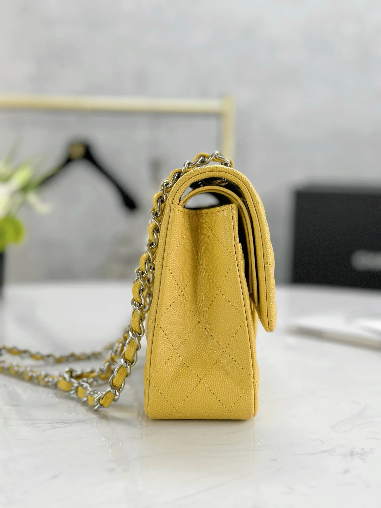 CC948 Classic Handbag / HIGHEST QUALITY VERSION / 6 × 9.9 × 2.5 in