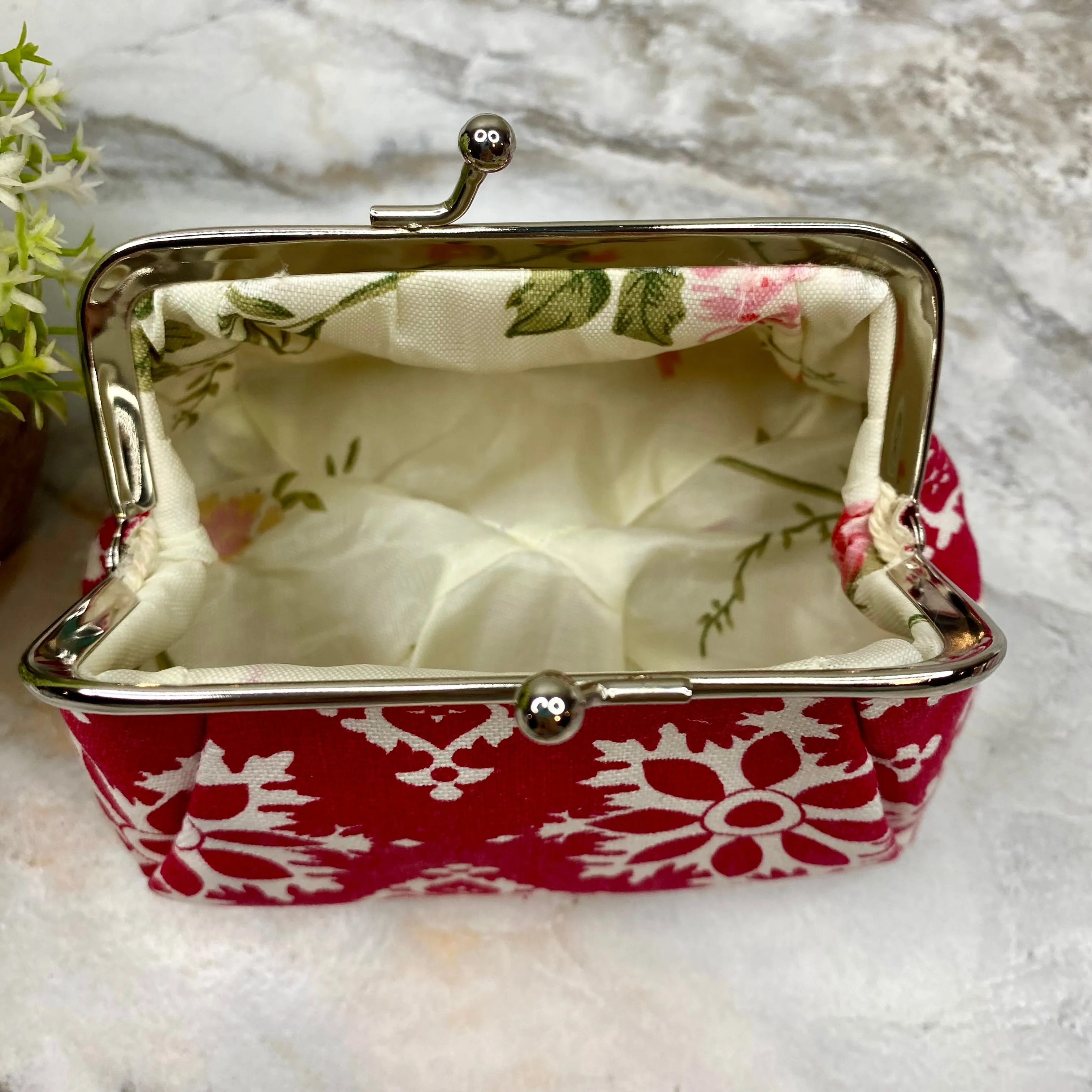 Clamshell Coin Purse Wallet - Snowflake