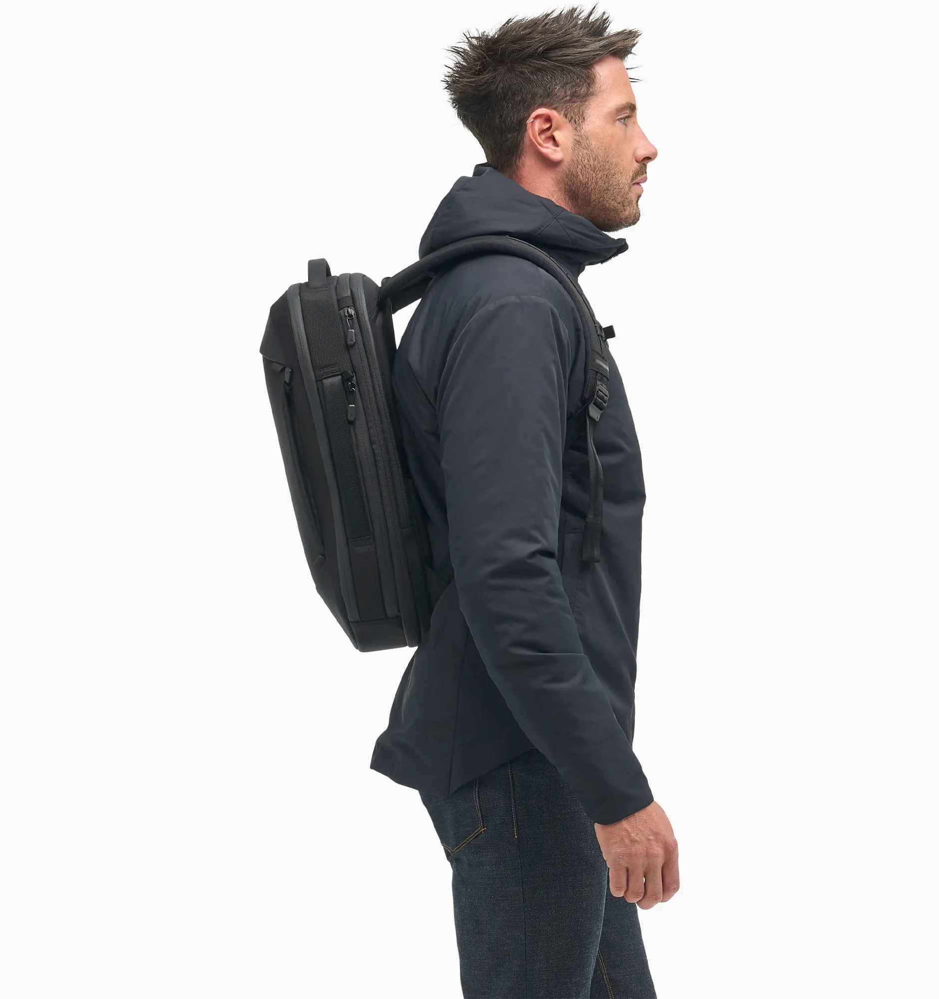 Nomatic Navigator Backpack