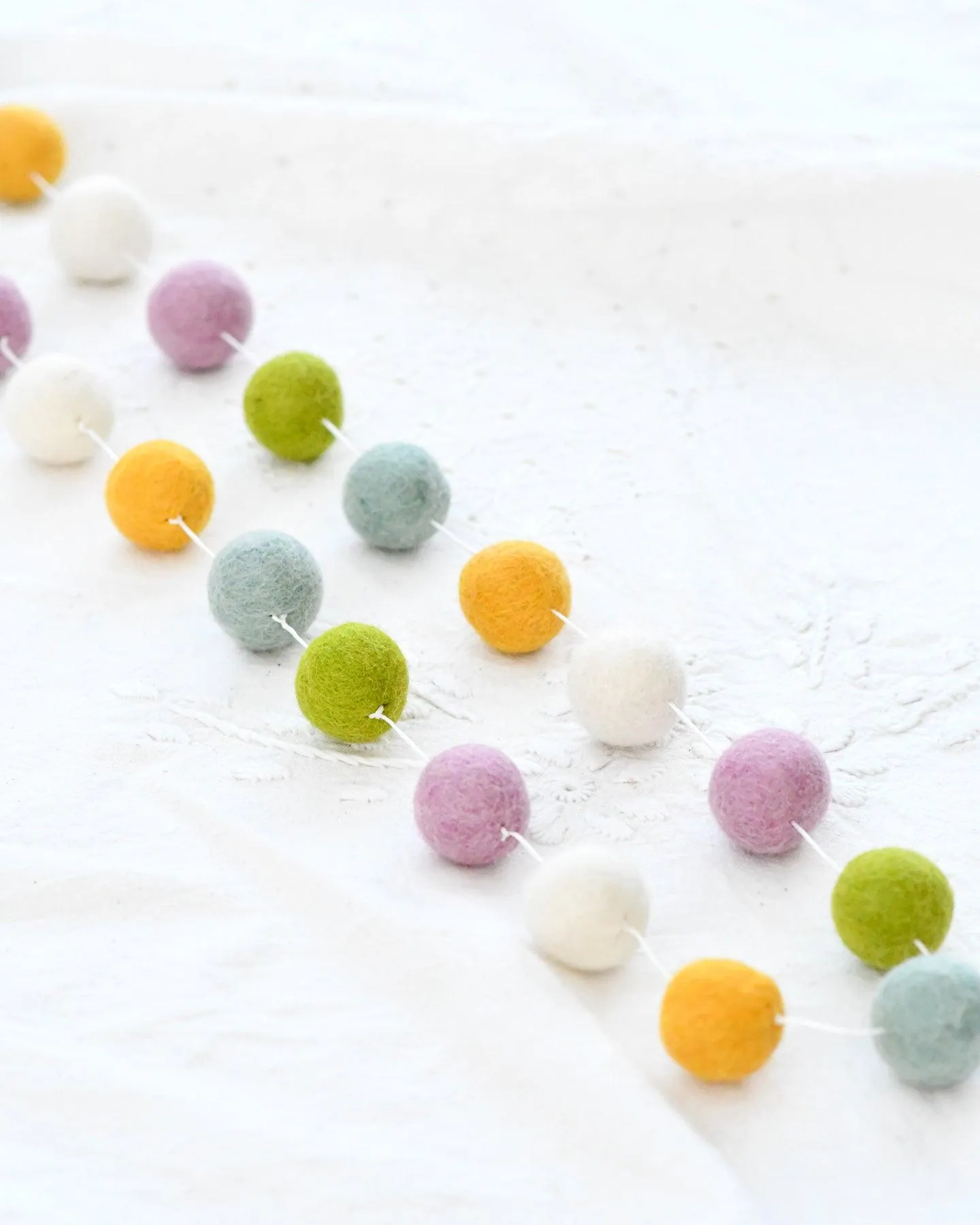 Pompom Felt Ball Garland - Jellybean