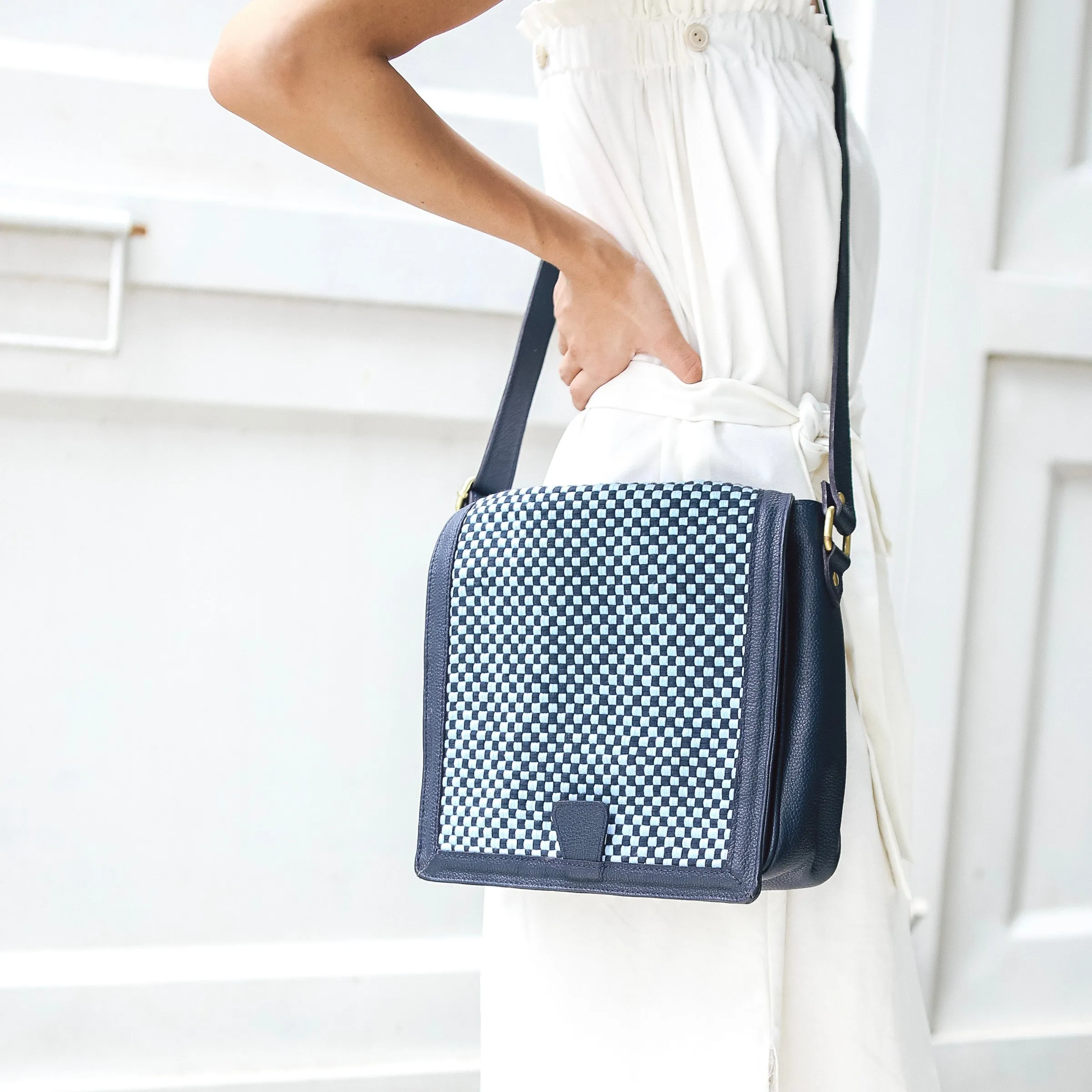 [Ready Today] Travel Bag Crossbody Monochrome Blue