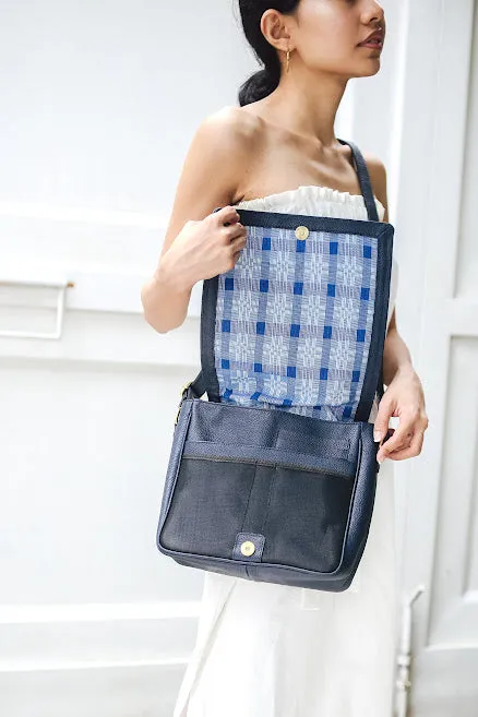 [Ready Today] Travel Bag Crossbody Monochrome Blue