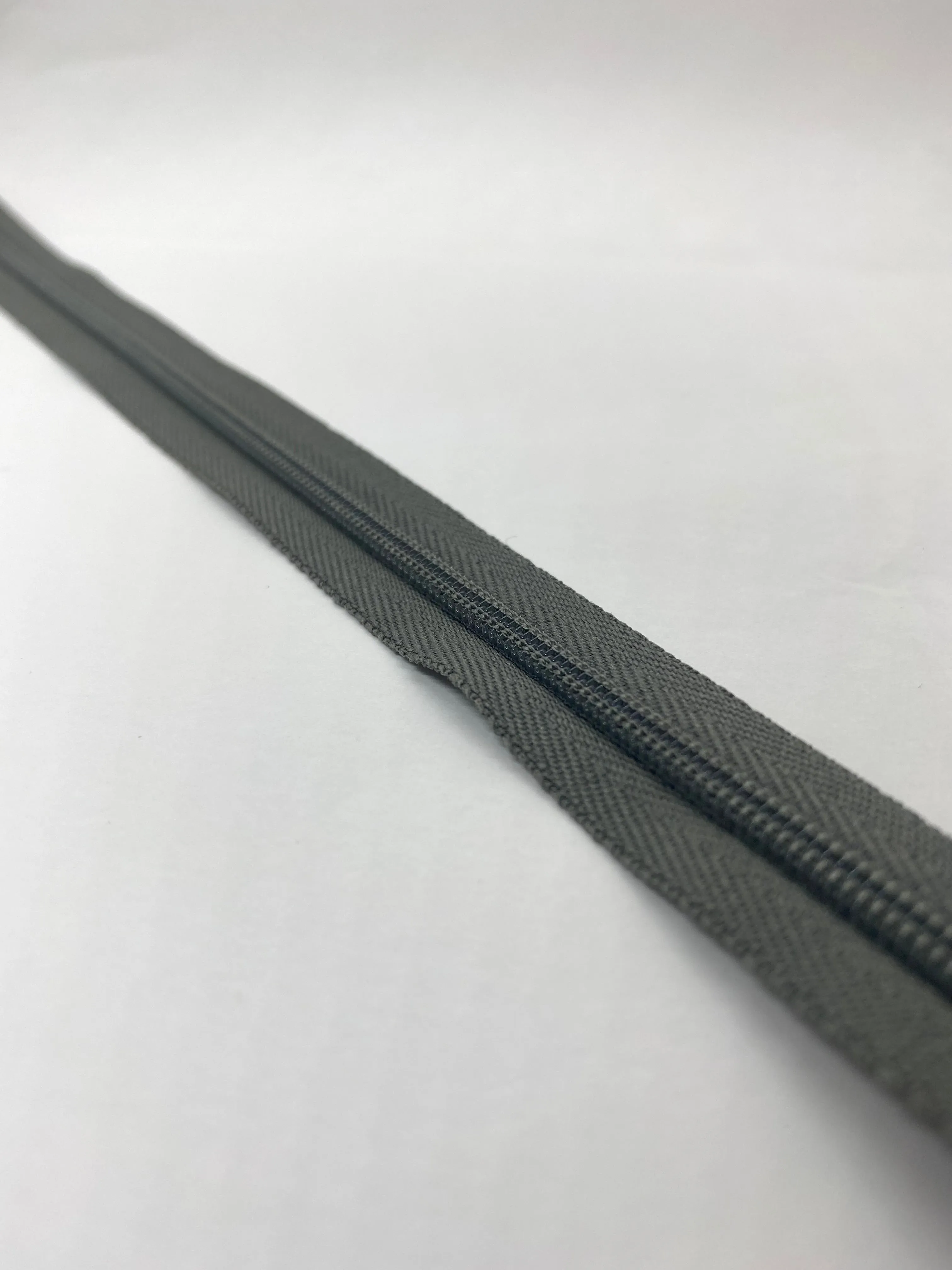 YKK® #3 Nylon Zipper c/e #392